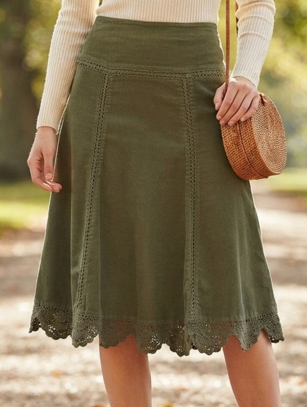 Le Chateau Olive Green Skater Skirt with Lace Trim Size 6 W 16" L 29"